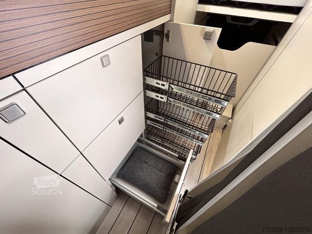 Camper WESTFALIA Columbus 600 D 180PS Zusatzbett SOLAR Stauraump.