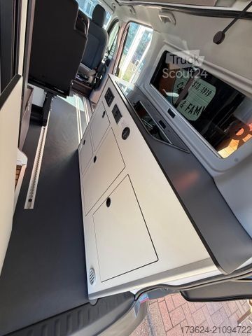 عربة تخييم KARMANN Duncan 550 CMT-Aktion nähe Stuttgart, Solaranlag