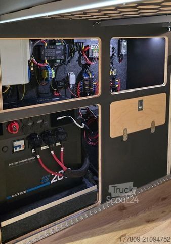 Wohnwagen/Wohnmobil VOLKSWAGEN CRAFTER WOHNMOBIL CAMPER KYOOB PROFI-AUSBAU NEU!