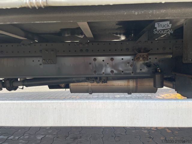 Ladbil med presenning DAF 45.210