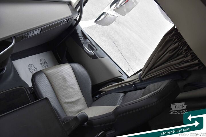 Houttransportwagen VOLVO FH 500 6x4 Penz Kabinenkran 15Z9 Leder Xenon Alu