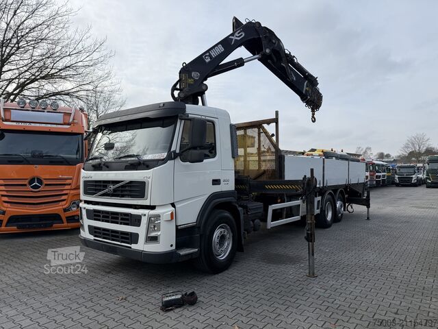 Tovorna dvigalka na tovornjaku Volvo FM300 6X2*4 Maschinentransporter Kran Hiab 322