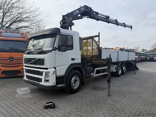 Tovorna dvigalka na tovornjaku Volvo FM300 6X2*4 Maschinentransporter Kran Hiab 322
