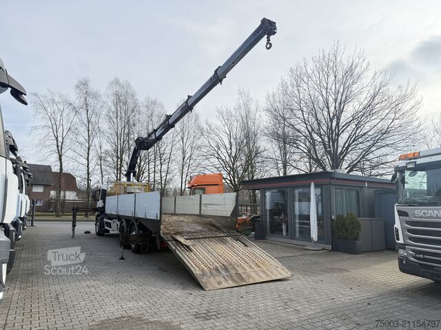 Tovorna dvigalka na tovornjaku Volvo FM300 6X2*4 Maschinentransporter Kran Hiab 322