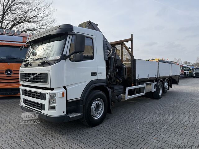 Tovorna dvigalka na tovornjaku Volvo FM300 6X2*4 Maschinentransporter Kran Hiab 322