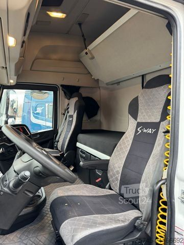 Yüksek hacimli çekici IVECO S-WAY 530 * RETARDER * 2 X TANK * ACC * WENIG KM