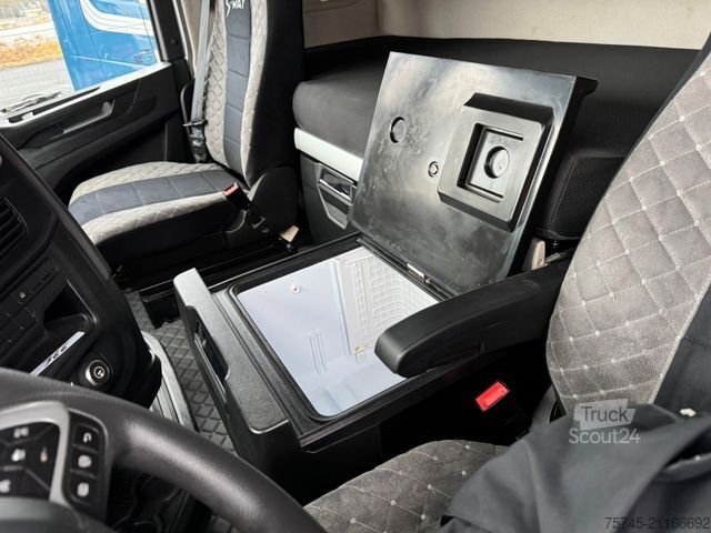 Yüksek hacimli çekici IVECO S-WAY 530 * RETARDER * 2 X TANK * ACC * WENIG KM