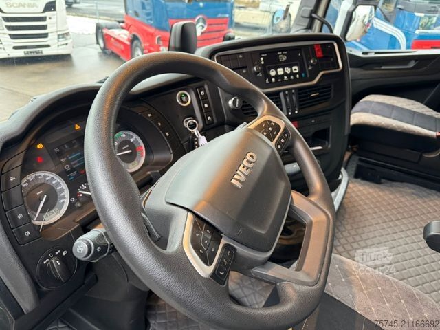 Yüksek hacimli çekici IVECO S-WAY 530 * RETARDER * 2 X TANK * ACC * WENIG KM