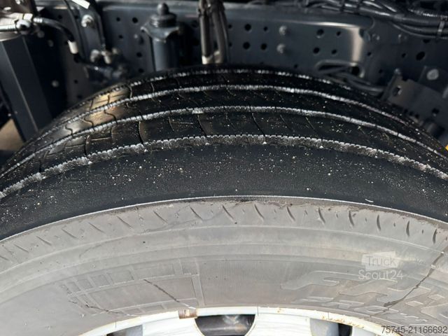 Yüksek hacimli çekici IVECO S-WAY 530 * RETARDER * 2 X TANK * ACC * WENIG KM