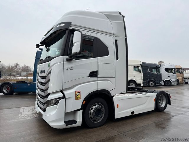 Yüksek hacimli çekici IVECO S-WAY 530 * RETARDER * 2 X TANK * MIT AUFLIEGER