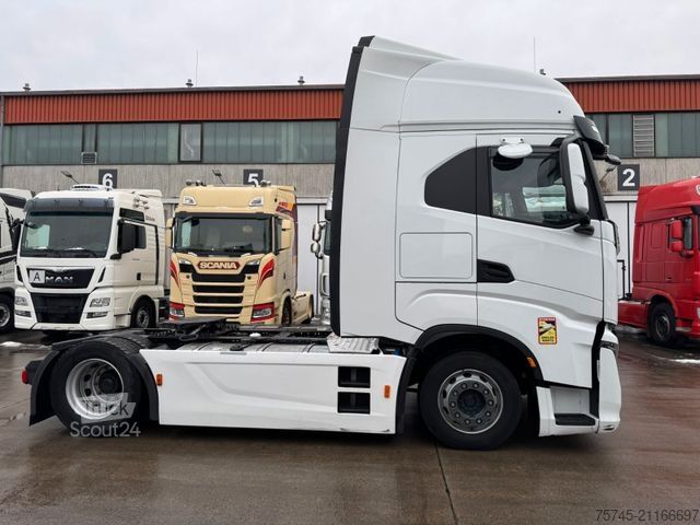 Yüksek hacimli çekici IVECO S-WAY 530 * RETARDER * 2 X TANK * MIT AUFLIEGER