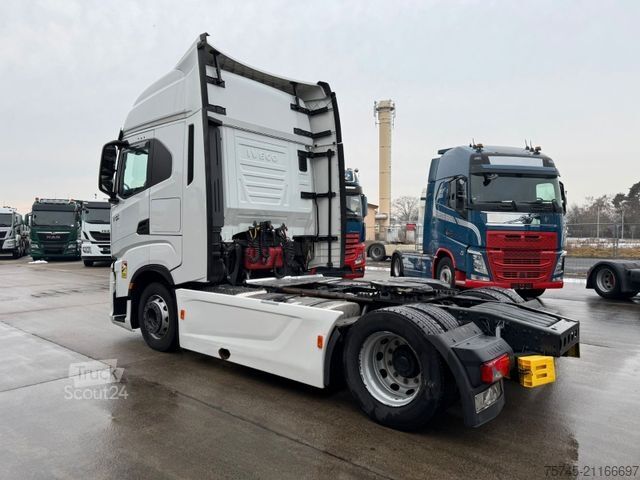 Yüksek hacimli çekici IVECO S-WAY 530 * RETARDER * 2 X TANK * MIT AUFLIEGER