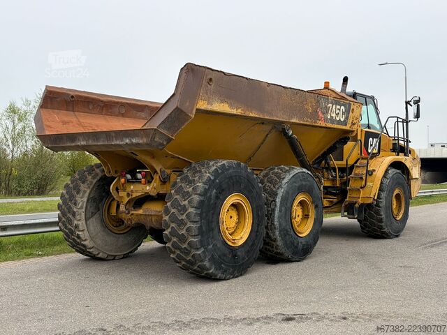 Muldenfahrzeug Caterpillar 745C