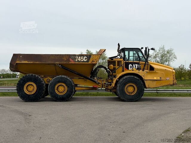 Muldenfahrzeug Caterpillar 745C