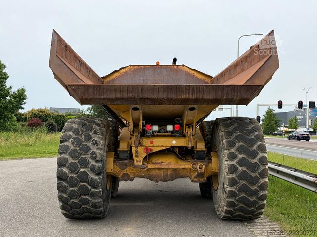 Muldenfahrzeug Caterpillar 745C