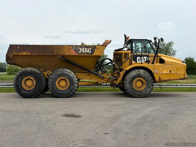 Muldenfahrzeug Caterpillar 745C
