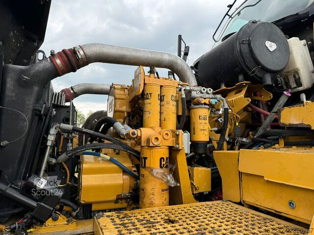 Wywrotka Caterpillar 740B