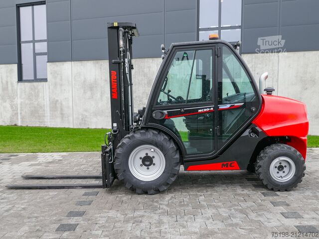 All-terrain forklift Manitou MC 30-4