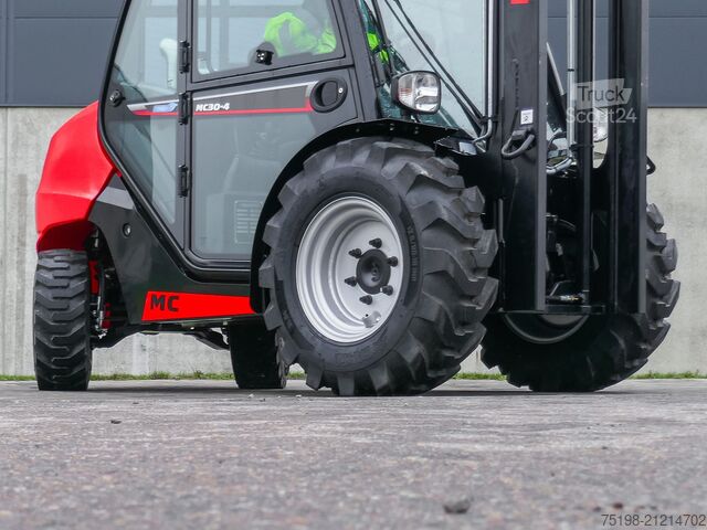 All-terrain forklift Manitou MC 30-4