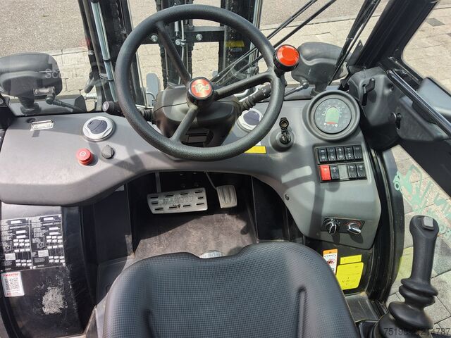 Terénní vysokozdvižný vozík Manitou MC 25-4