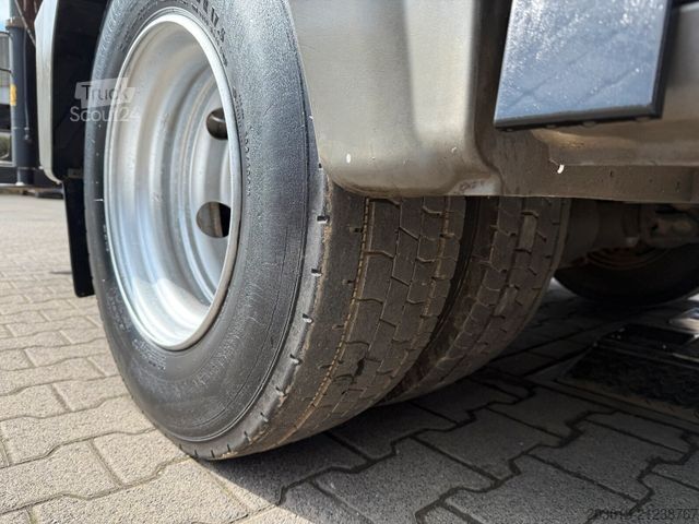 Driezijdige kipper bestelwagen MERCEDES-BENZ ATEGO 818 4x2 Kipper Kran Atlas 65.2-A3 *Funkst.