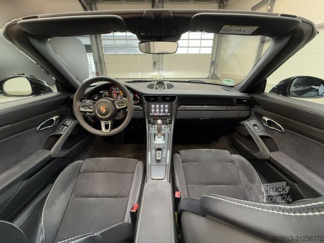 Van PORSCHE Carrera 4 GTS Cabrio Scheckheftgepflegt 1. Hand