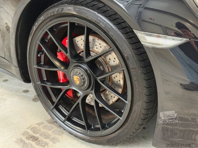 Van PORSCHE Carrera 4 GTS Cabrio Scheckheftgepflegt 1. Hand