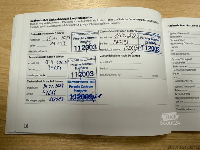 Van PORSCHE Carrera 4 GTS Cabrio Scheckheftgepflegt 1. Hand