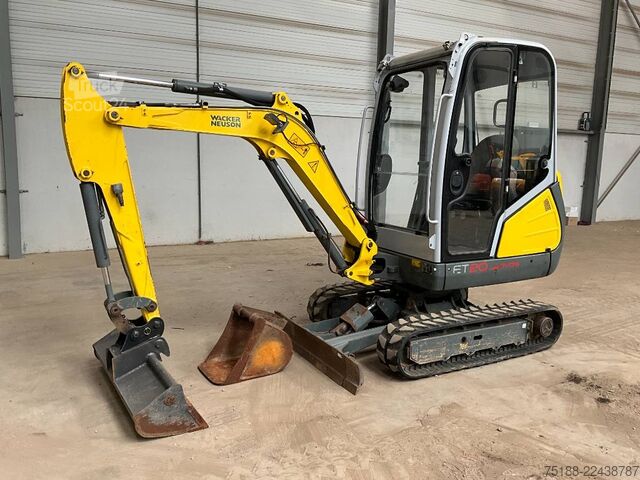 حفارة صغيرة Neuson ET 20