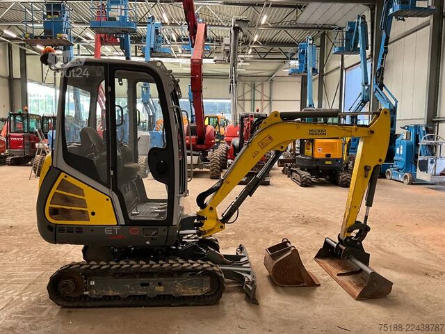 حفارة صغيرة Neuson ET 20