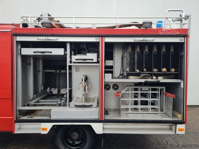 Skriňová dodávka MERCEDES-BENZ 814 D Vario Doka Feuerwehr LF 8/6 Pumpe