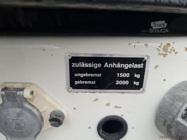 Skriňová dodávka MERCEDES-BENZ 814 D Vario Doka Feuerwehr LF 8/6 Pumpe