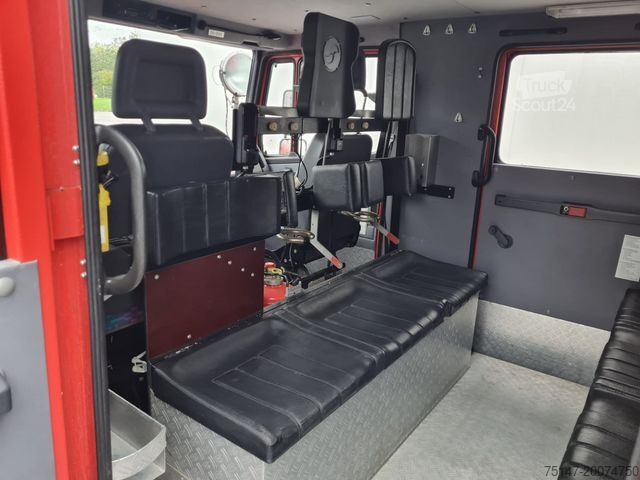 Skriňová dodávka MERCEDES-BENZ 814 D Vario Doka Feuerwehr LF 8/6 Pumpe