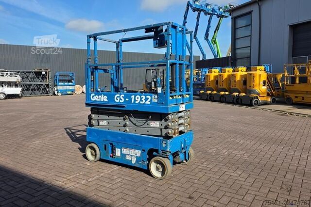 Scherenhebebühne Genie GS1932 Electric, Working Height 7.8 m, 227kg Capac