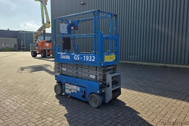 Scherenhebebühne Genie GS1932 Electric, Working Height 7.8 m, 227kg Capac