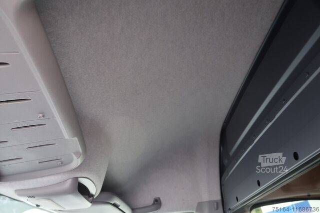 Dubă cu cutie Mercedes-Benz Sprinter 316 CDI