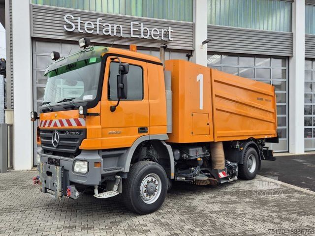 Road sweeper MERCEDES-BENZ Actros 2032 A 4x4 Bucher STKF 9500 Airport