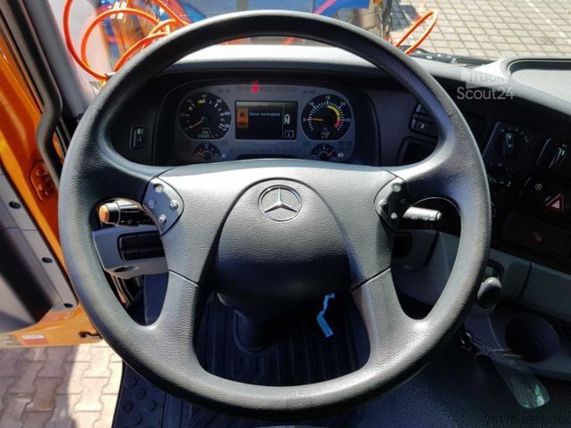Gatvių valymo mašina MERCEDES-BENZ Actros 2032 A 4x4 Bucher STKF 9500 Airport