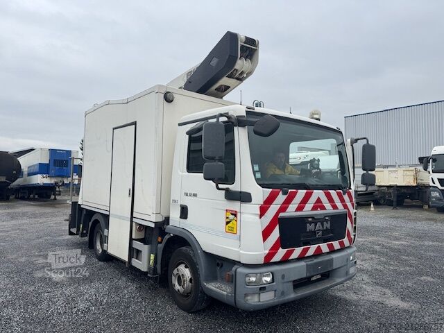 Plate-forme élévatrice sur camion MAN TGL 12.180 Schalt Euro 5 Versalift 15m