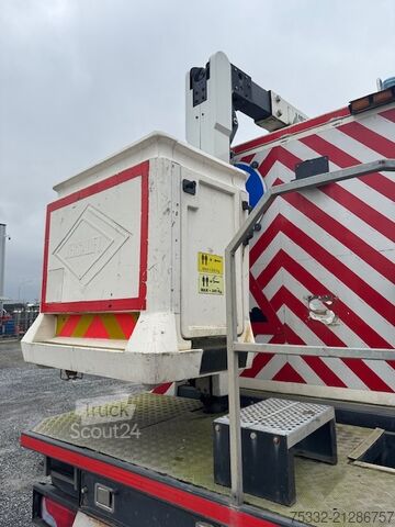 Plate-forme élévatrice sur camion MAN TGL 12.180 Schalt Euro 5 Versalift 15m