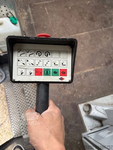 Plate-forme élévatrice sur camion MAN TGL 12.180 Schalt Euro 5 Versalift 15m