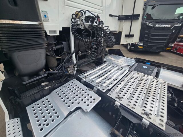 Vakio vetoauto RENAULT T 520 * ACC * KLIMAAUT. * SPURHALTE *