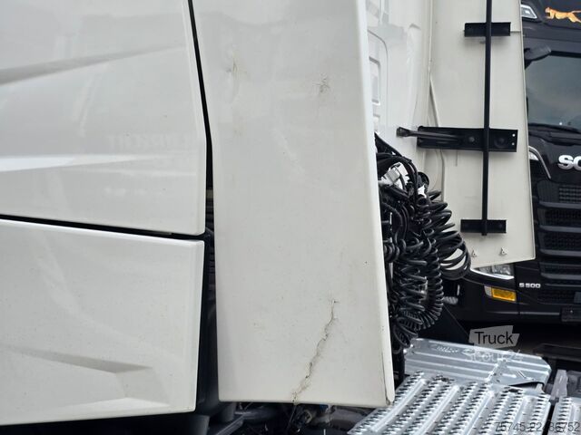 Vakio vetoauto RENAULT T 520 * ACC * KLIMAAUT. * SPURHALTE *