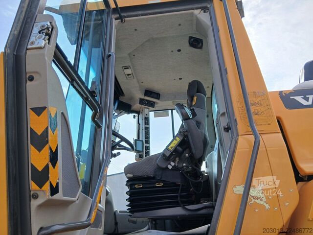 Hjullæsser VOLVO L180H Radlader 29,7 t *Waage *12.069 h