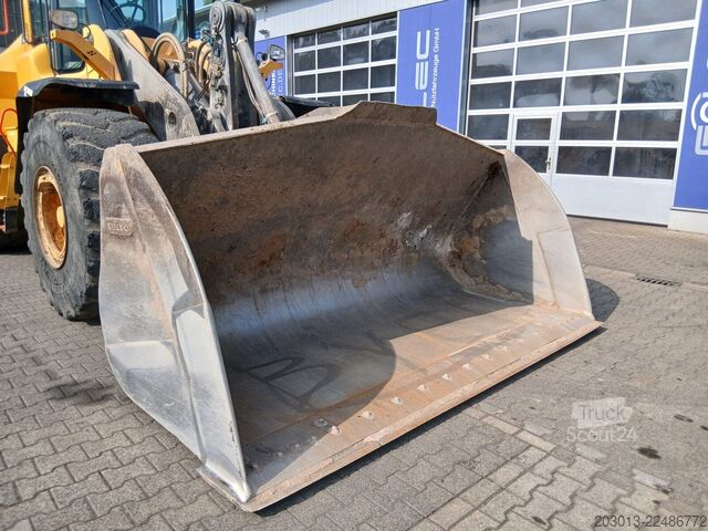 Hjullæsser VOLVO L180H Radlader 29,7 t *Waage *12.069 h