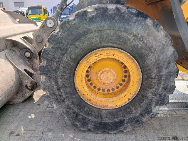 Hjullæsser VOLVO L180H Radlader 29,7 t *Waage *12.069 h