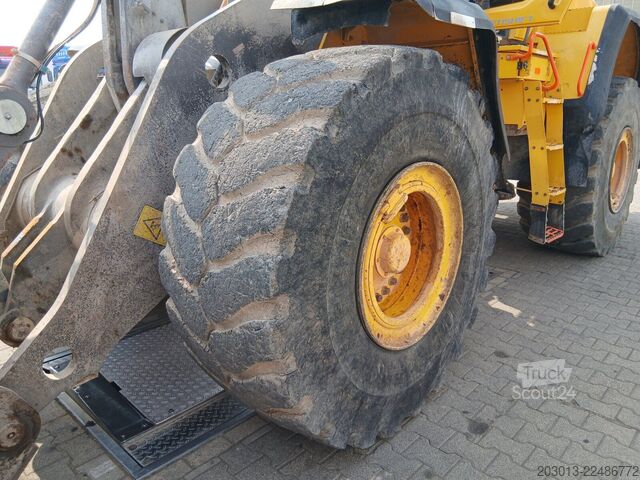 Hjullæsser VOLVO L180H Radlader 29,7 t *Waage *12.069 h