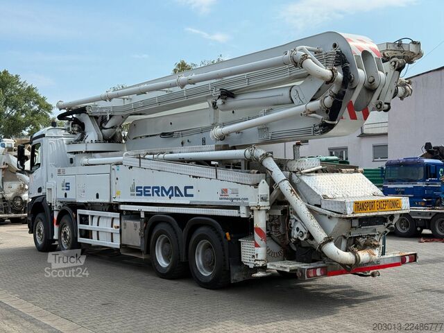 Betonpumpen-LKW MERCEDES-BENZ AROCS 4451 8x4 EURO 6 Betonpumpe SERMAC 5RZ51