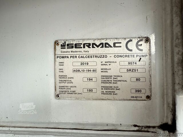 Betonpumpen-LKW MERCEDES-BENZ AROCS 4451 8x4 EURO 6 Betonpumpe SERMAC 5RZ51