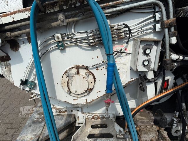Betonpumpen-LKW MERCEDES-BENZ AROCS 4451 8x4 EURO 6 Betonpumpe SERMAC 5RZ51